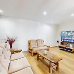Pet Friendly In Flaignes-havys With Wifi Holiday home