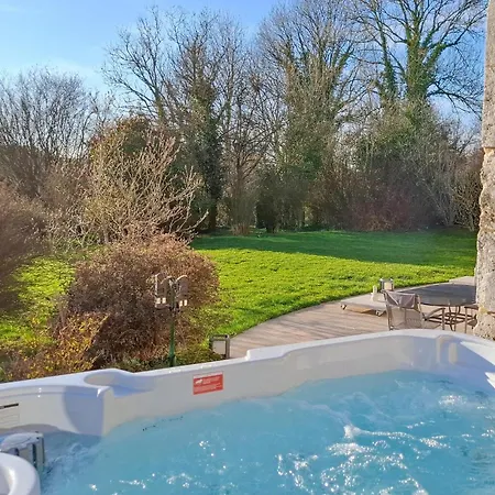 Holiday home Pet Friendly In Flaignes-havys With Wifi