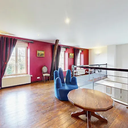 Holiday home 7 Bedroom Beautiful In Flaignes-havys
