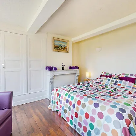 7 Bedroom Beautiful In Flaignes-havys Holiday home Havys