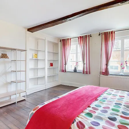 7 Bedroom Beautiful In Flaignes-havys Holiday home Havys