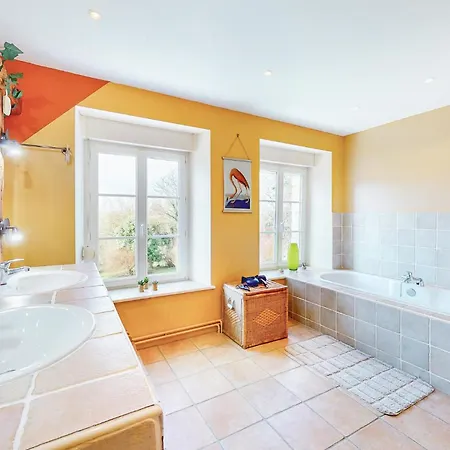 Holiday home 7 Bedroom Beautiful In Flaignes-havys Havys